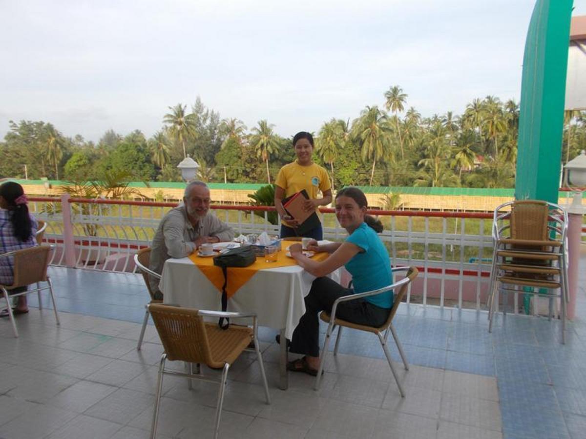 Alliance Resort Hotel Chaung Thar Bagian luar foto
